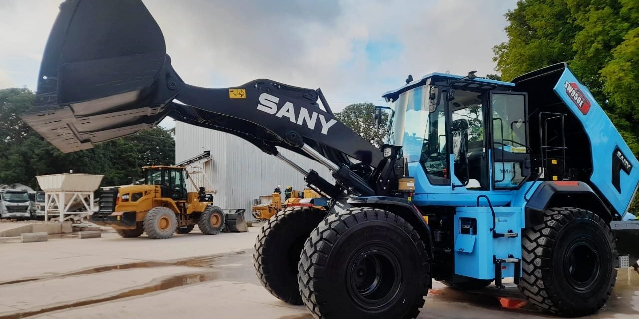 OPENTRADE BOLIVIA PRESENTA EL PRIMER CARGADOR FRONTAL 100% ELÉCTRICO EN EL PAÍS