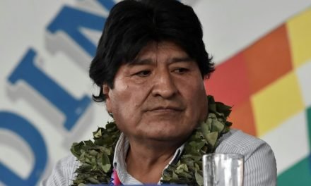 TUTO CRITICA CRUCE POLÍTICO ENTRE PAZ Y EVO Y EXIGE EJECUTAR LA ORDEN DE APREHENSIÓN