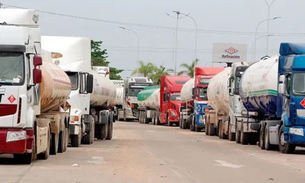 PAZ DENUNCIA ROBO DE COMBUSTIBLES DURANTE EL MAS Y ANUNCIA CASTIGOS