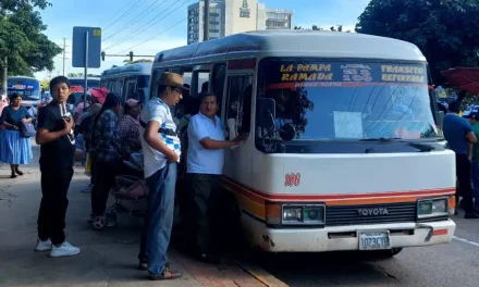 TRANSPORTE EN SANTA CRUZ ANUNCIA PARO INDEFINIDO DESDE EL LUNES