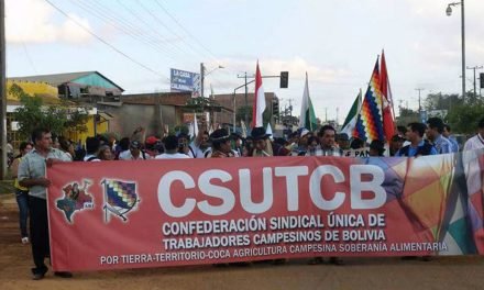 CSUTCB EXIGE ANULACIÓN DEL “GASOLINAZO” Y RENUNCIA INMEDIATA DE RODRIGO PAZ