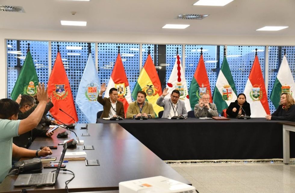 POSTULANTES AL TSE: COMISIÓN REVISARÁ 52 INHABILITACIONES Y 31 OBSERVACIONES ESTE VIERNES