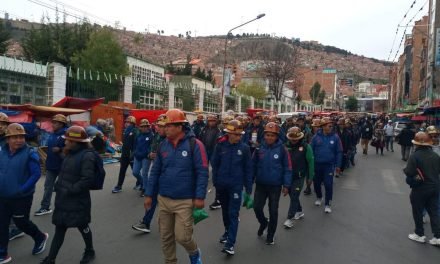 MINEROS COOPERATIVISTAS SE MOVILIZAN A NIVEL NACIONAL Y EXIGEN LA ANULACIÓN DEL DS 5503