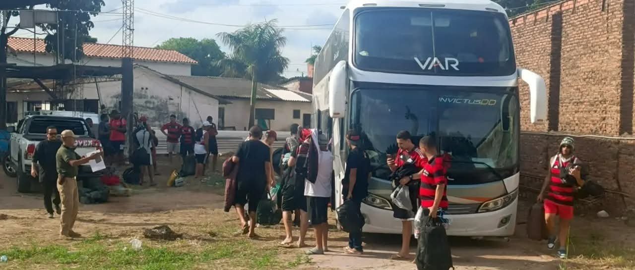 SANTA CRUZ: HINCHAS DEL FLAMENGO DETENIDOS POR AGRESIONES, ROBOS Y DESTROZOS EN SURTIDOR
