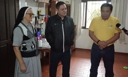 UN BUEN CORAZÓN AYUDA AL HOGAR MADRE MARÍA