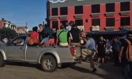 TRANSPORTE ENDURECE PROTESTAS Y DEJA A SANTA CRUZ SIN SERVICIO REGULAR DE MICROS