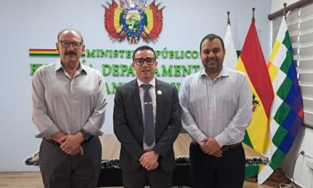 SANTA CRUZ: FISCALÍA Y PROCURADURÍA COORDINAN ESFUERZOS PARA FORTALECER DEFENSA DEL ESTADO