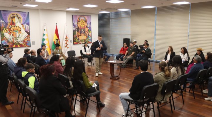 RODRIGO PAZ DEFIENDE EL DS 5503 Y RECONOCE FALTA DE RECURSOS PARA APLICARLO GRADUALMENTE