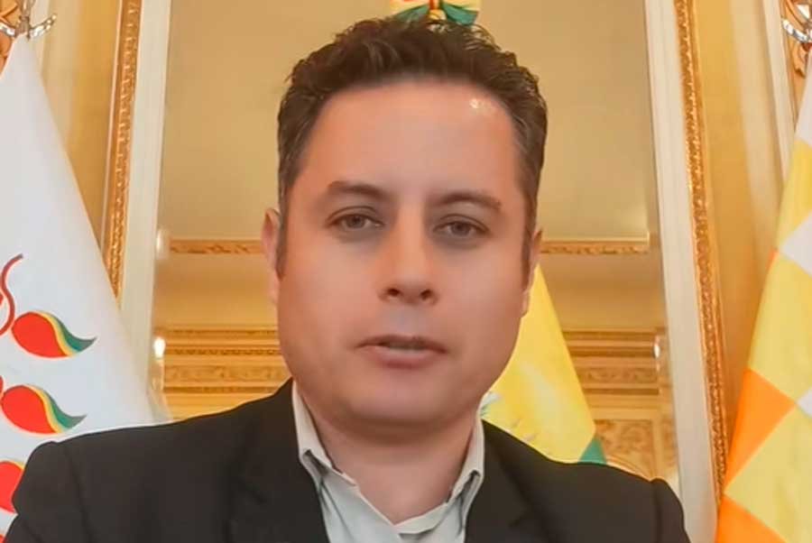 VICEPRESIDENTE FELICITA A LA POLICÍA POR APREHENSIÓN DEL EXPRESIDENTE ARCE