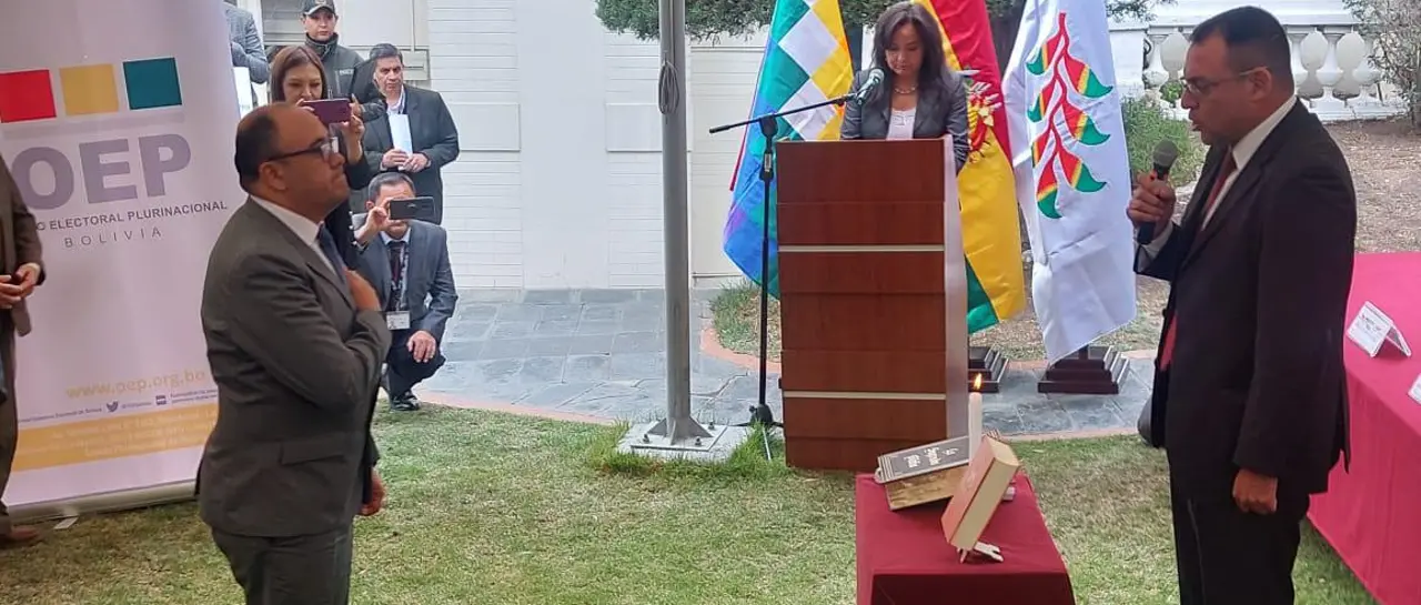 GUSTAVO ÁVILA ASUME LA PRESIDENCIA DEL TSE Y PROMETE TRANSPARENCIA EN EL PROCESO ELECTORAL