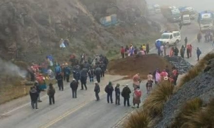 BOLIVIA REGISTRÓ PÉRDIDAS DE 20 MILLONES DE DÓLARES POR CADA DÍA DE BLOQUEO.