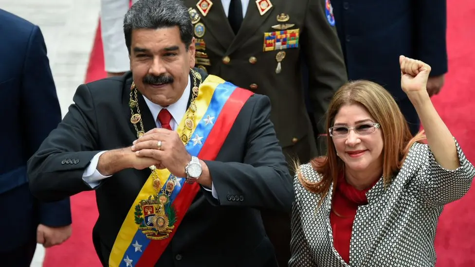 EE.UU. FORMALIZA CARGOS CONTRA NICOLÁS MADURO Y CILIA FLORES TRAS SU CAPTURA