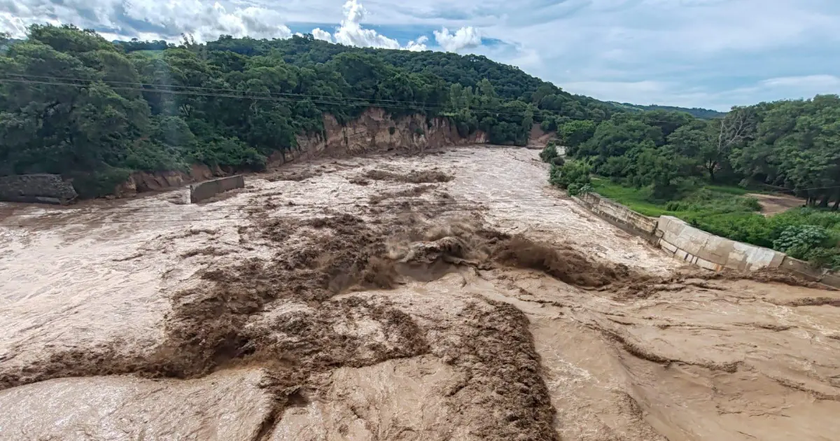 GOBERNACIÓN ACTIVA OBRAS DE EMERGENCIA EN SANTA MARTHA PARA PREVENIR DESBORDES DEL RÍO PIRAÍ